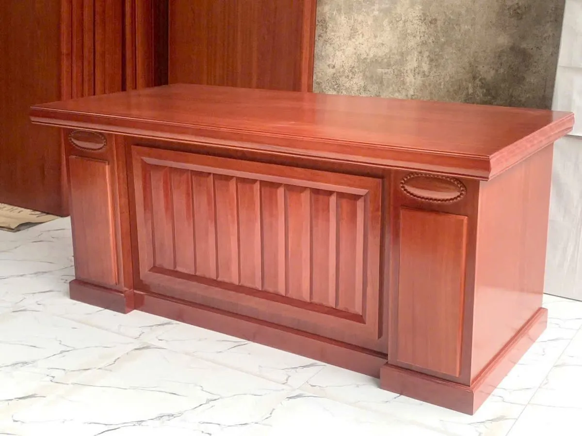 Bàn giám đốc A2